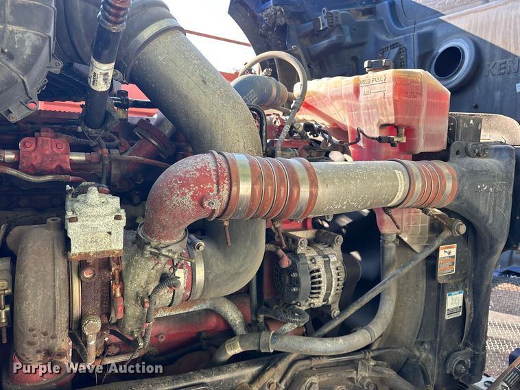 image for item YA3774 2019 Kenworth T880 semi truck