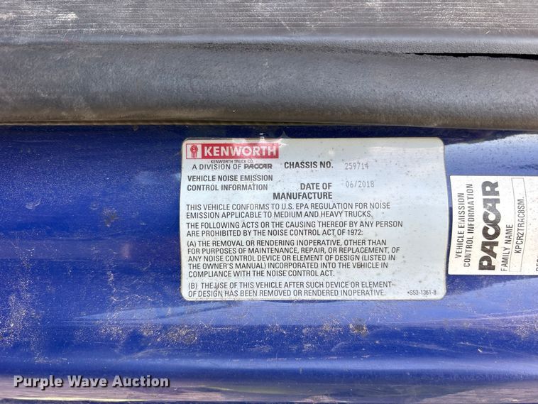 image for item YA3774 2019 Kenworth T880 semi truck