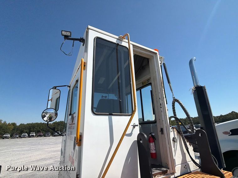image for item YA3862 2014 Kalmar Ottawa yard truck