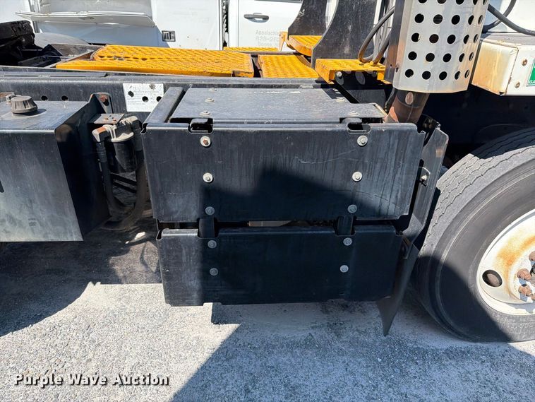 image for item YA3862 2014 Kalmar Ottawa yard truck