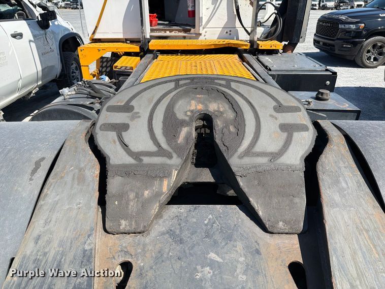 image for item YA3862 2014 Kalmar Ottawa yard truck