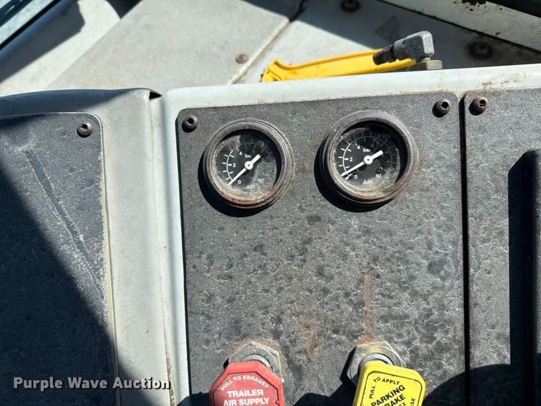 image for item YA3862 2014 Kalmar Ottawa yard truck