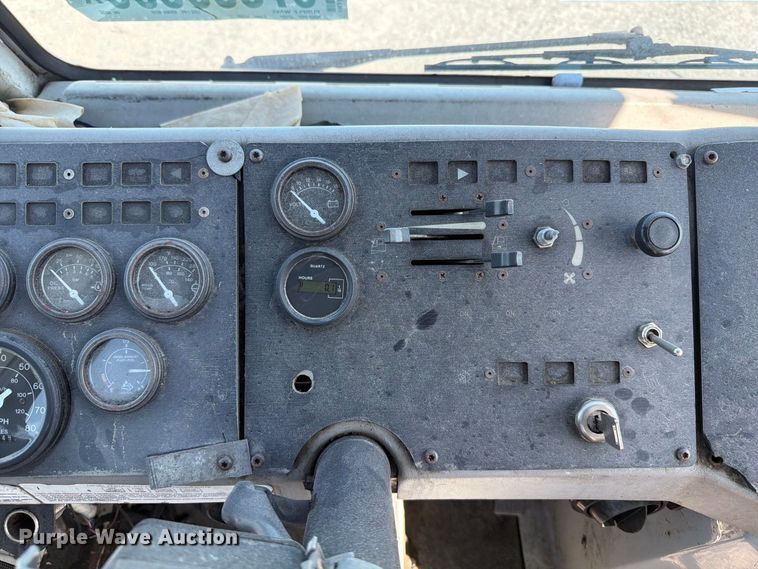 image for item YA3862 2014 Kalmar Ottawa yard truck