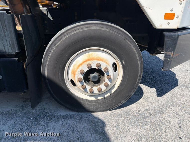 image for item YA3862 2014 Kalmar Ottawa yard truck
