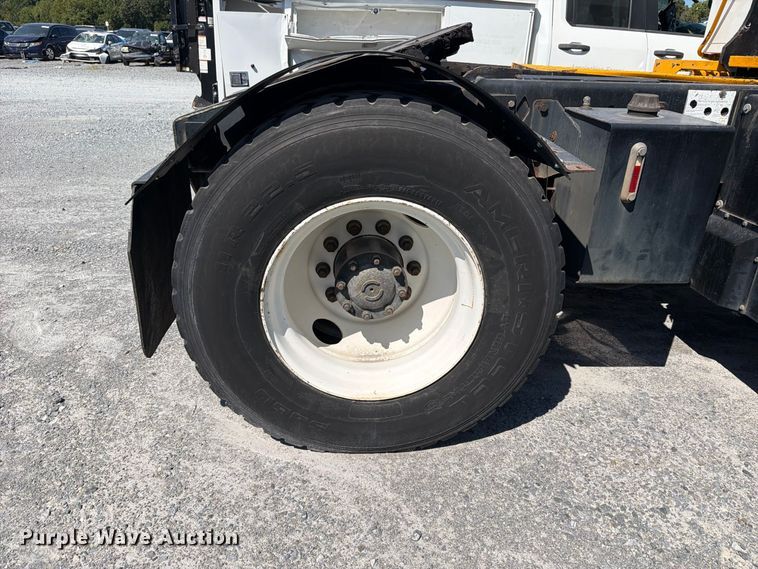 image for item YA3862 2014 Kalmar Ottawa yard truck