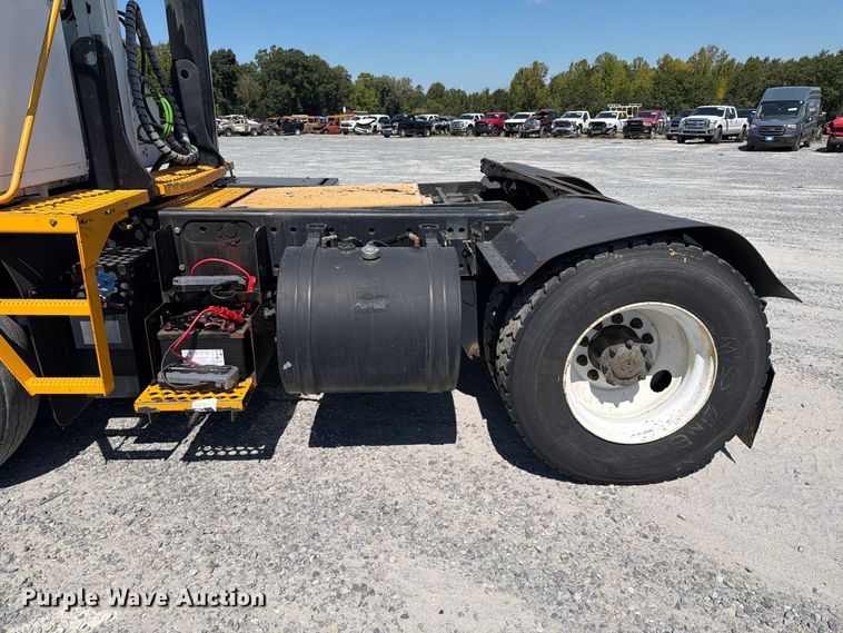 image for item YA3863 2014 Kalmar Ottawa yard truck