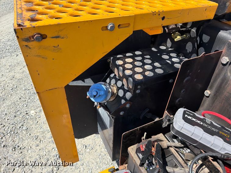 image for item YA3863 2014 Kalmar Ottawa yard truck