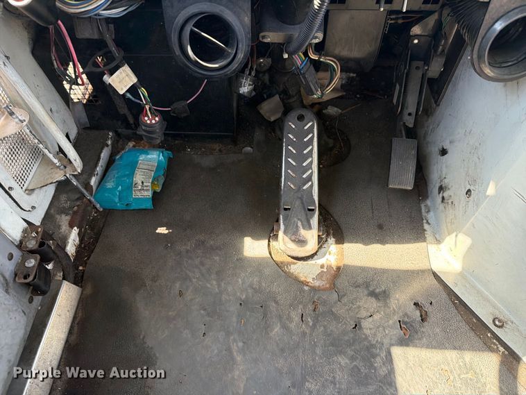 image for item YA3863 2014 Kalmar Ottawa yard truck