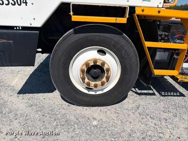 image for item YA3863 2014 Kalmar Ottawa yard truck