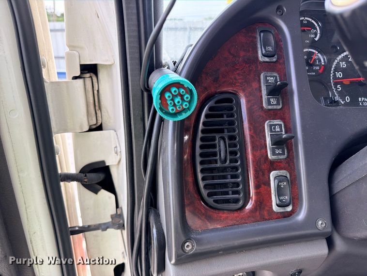 image for item YA3995 2017 Freightliner Business Class M2  box truck