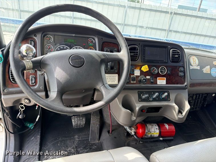 image for item YA3995 2017 Freightliner Business Class M2  box truck