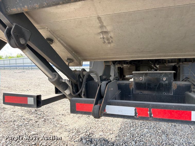 image for item YA3995 2017 Freightliner Business Class M2  box truck