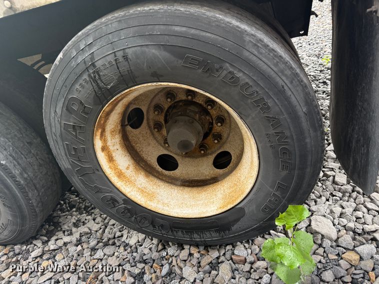 image for item YA4005 2011 Great Dane dry van trailer