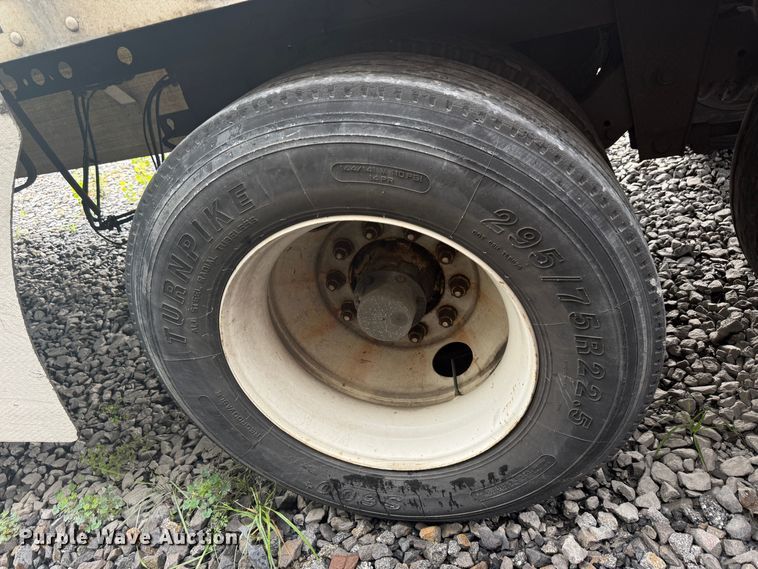 image for item YA4005 2011 Great Dane dry van trailer
