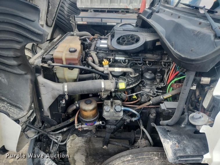 image for item YA4015 2018 Freightliner Cascadia semi truck