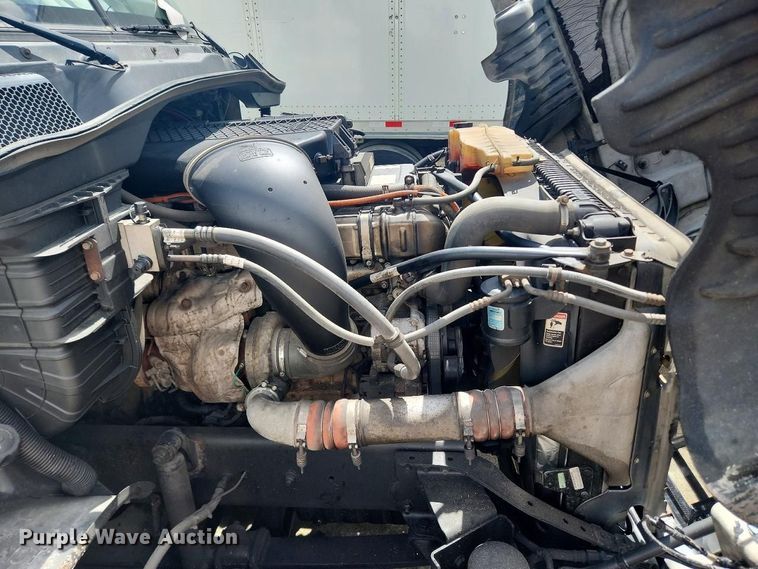image for item YA4015 2018 Freightliner Cascadia semi truck