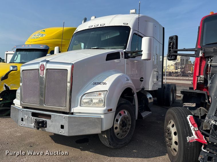 2019 Kenworth T880 semi truck