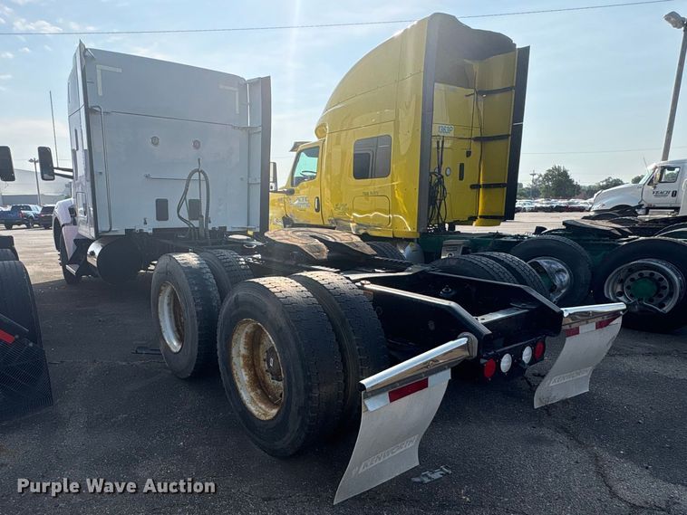image for item YA4064 2019 Kenworth T880 semi truck
