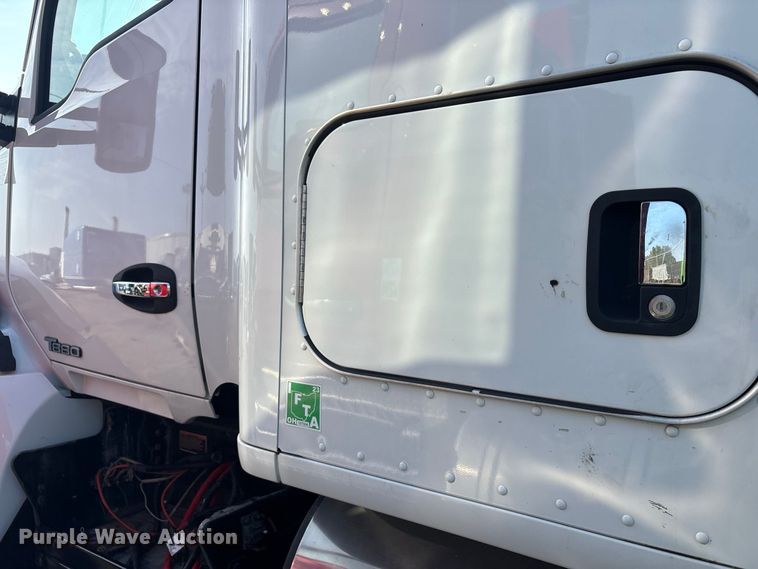 image for item YA4064 2019 Kenworth T880 semi truck