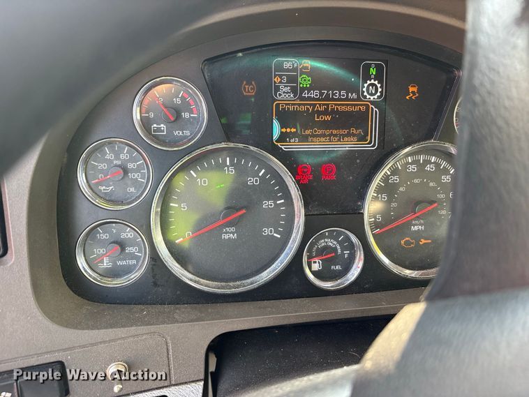 image for item YA4064 2019 Kenworth T880 semi truck