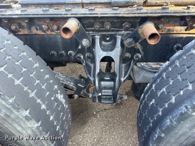image for item YA4064 2019 Kenworth T880 semi truck