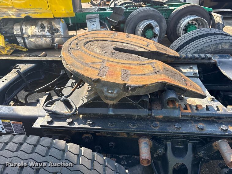image for item YA4064 2019 Kenworth T880 semi truck