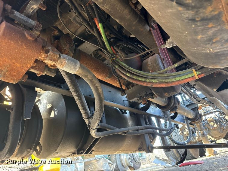 image for item YA4064 2019 Kenworth T880 semi truck