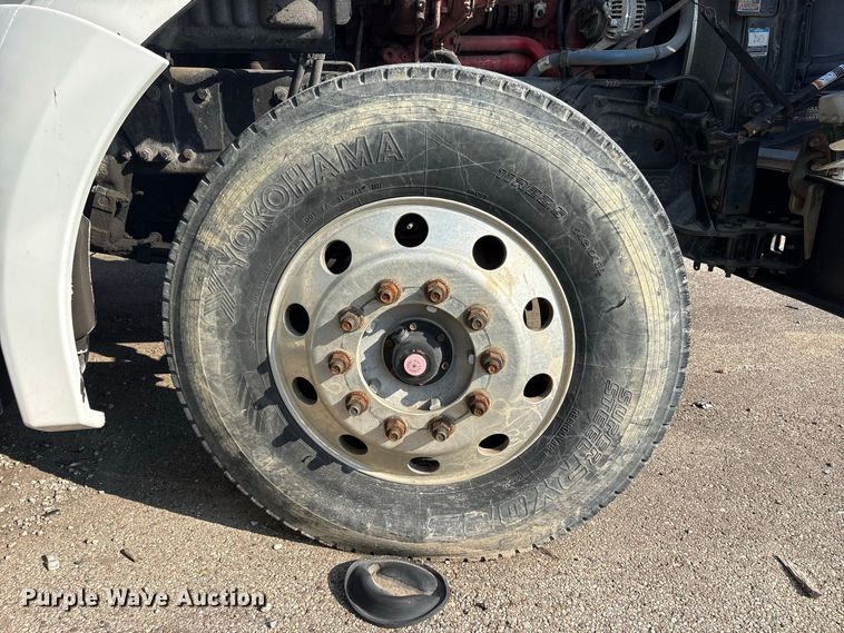 image for item YA4064 2019 Kenworth T880 semi truck