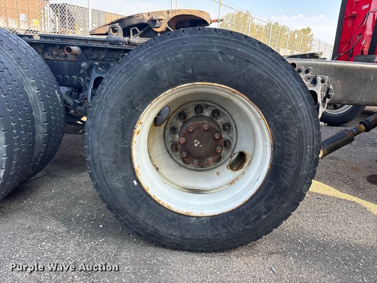 image for item YA4064 2019 Kenworth T880 semi truck