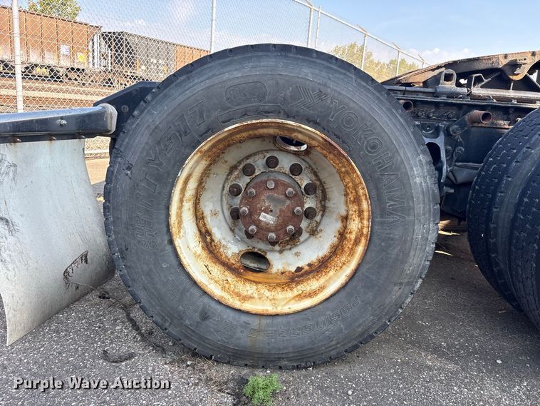 image for item YA4064 2019 Kenworth T880 semi truck