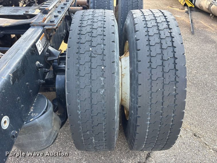 image for item YA4064 2019 Kenworth T880 semi truck
