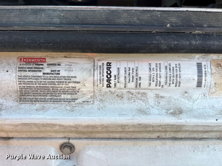 image for item YA4064 2019 Kenworth T880 semi truck