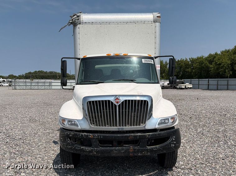 image for item YA4073 2019 International 4300 box truck