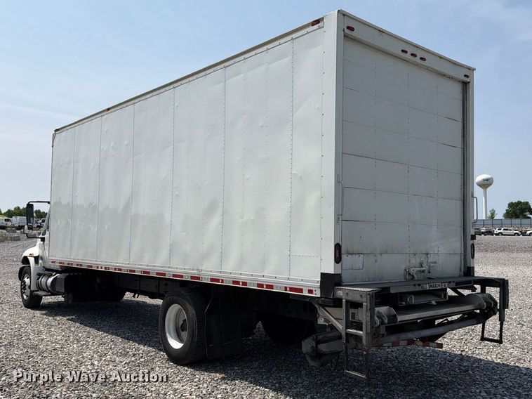 image for item YA4073 2019 International 4300 box truck