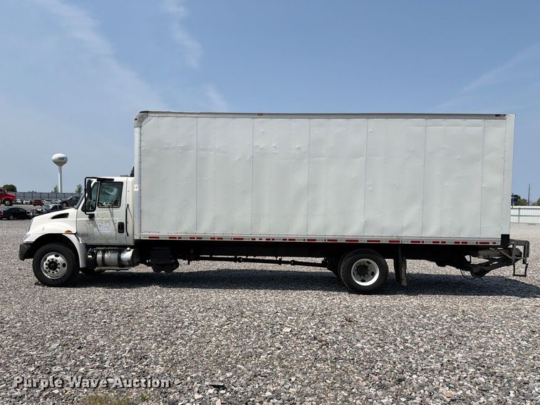image for item YA4073 2019 International 4300 box truck