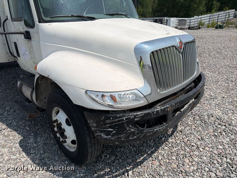 image for item YA4073 2019 International 4300 box truck