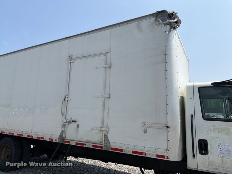 image for item YA4073 2019 International 4300 box truck