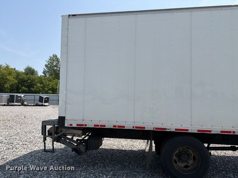 image for item YA4073 2019 International 4300 box truck