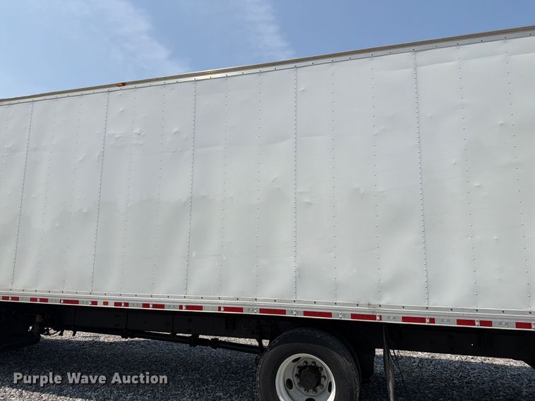 image for item YA4073 2019 International 4300 box truck