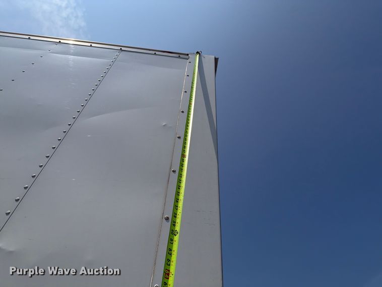 image for item YA4073 2019 International 4300 box truck