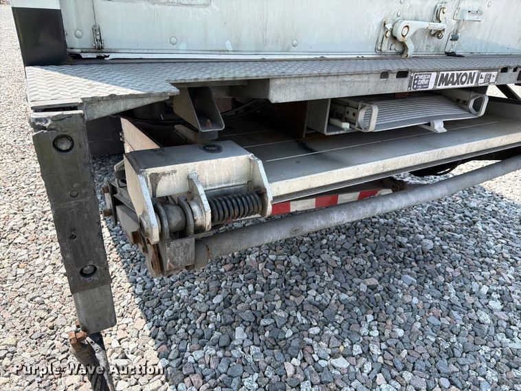 image for item YA4073 2019 International 4300 box truck