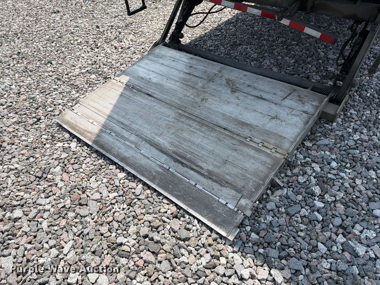 image for item YA4073 2019 International 4300 box truck