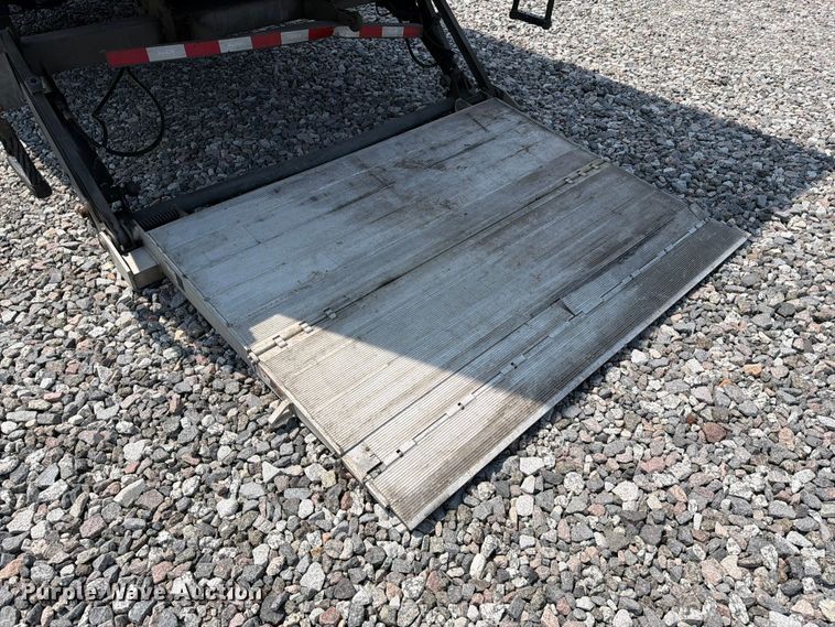 image for item YA4073 2019 International 4300 box truck