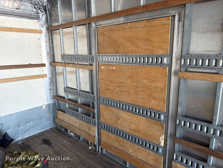 image for item YA4073 2019 International 4300 box truck
