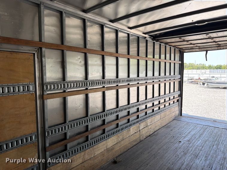 image for item YA4073 2019 International 4300 box truck