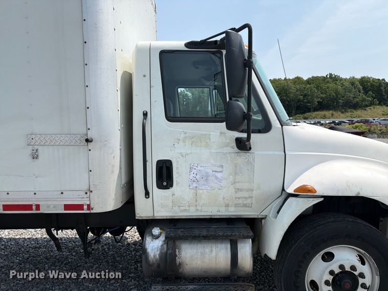 image for item YA4073 2019 International 4300 box truck