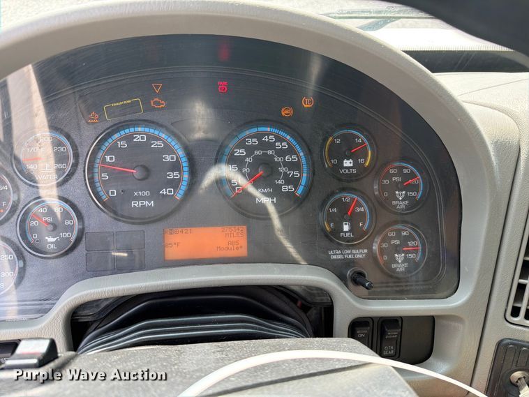 image for item YA4073 2019 International 4300 box truck