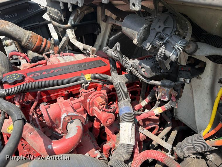 image for item YA4073 2019 International 4300 box truck