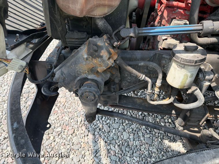 image for item YA4073 2019 International 4300 box truck