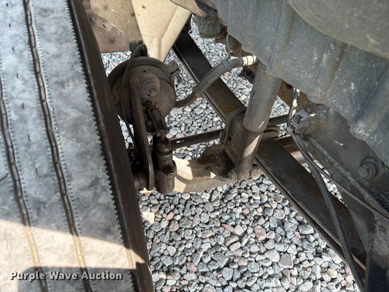 image for item YA4073 2019 International 4300 box truck